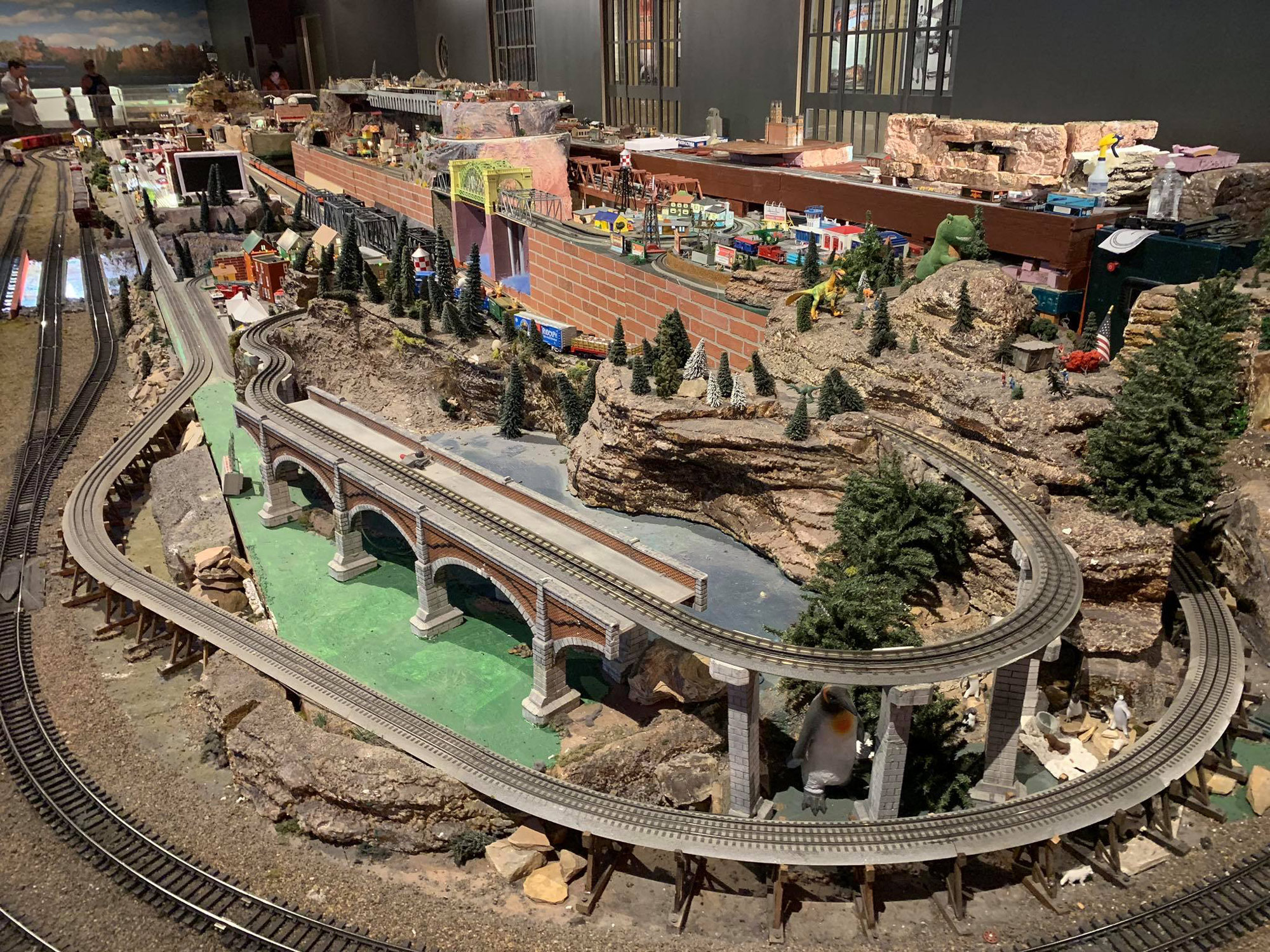 model train platforms designs